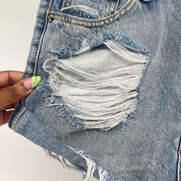 Fashion Nova Cooper Light Wash Distressed Cut-Off Button Fly Denim Shorts Large - Picture 7 of 16